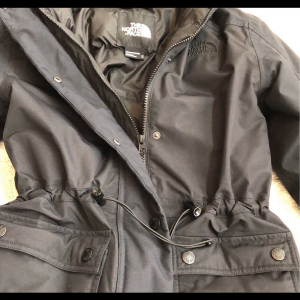 North Face Reign On Down Parka - Picture 4 of 8
